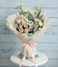 Букет цветов из:  Розы и Лизиантусы в Пятницкое