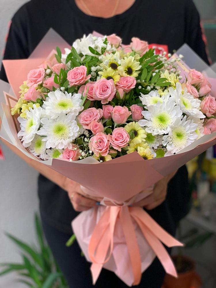 Букет цветов из: Розы и Хризантемы в Пятницкое