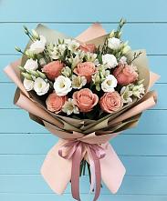 Букет цветов из:  Розы, Альстромерии и Лизиантусы в Пятницкое