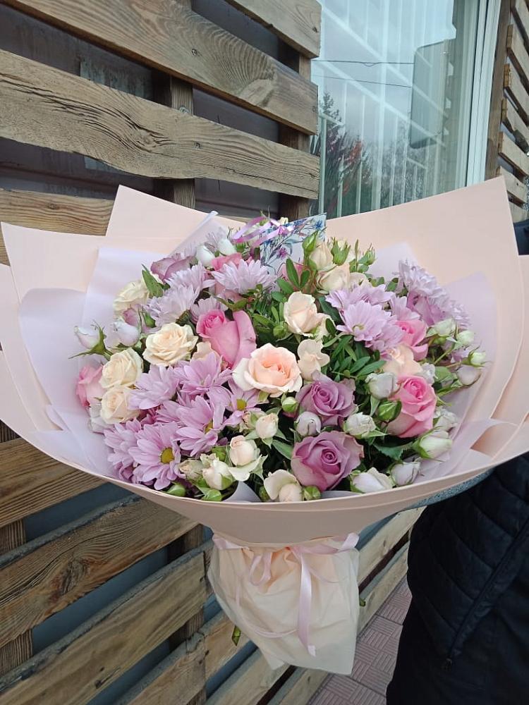 Букет цветов из: Розы и Хризантемы в Пятницкое