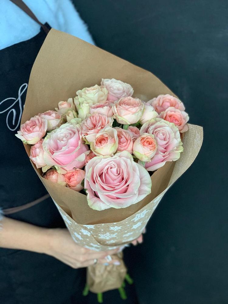 Букет цветов из: Хризантемы и Розы в Пятницкое