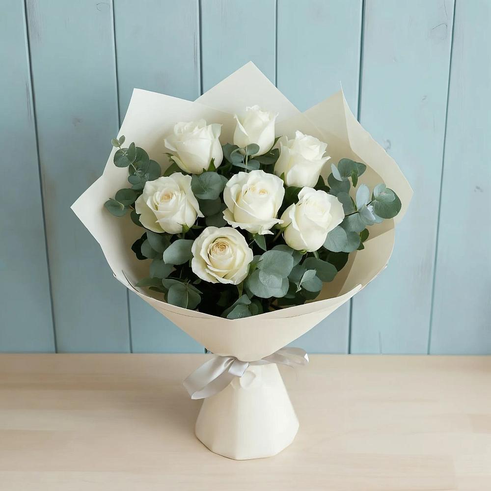 Букет Белые розы в Эвкалипте в Пятницкое