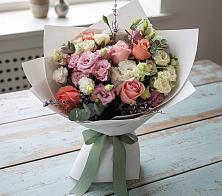 Букет цветов из:  Розы, Лизиантусы и Гвоздики в Пятницкое