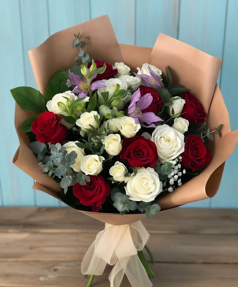 Букет цветов из: Розы и Альстромерии в Пятницкое
