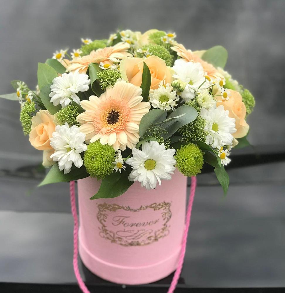 Цветочная композиция из Розы, Герберы и Хризантемы в шляпной коробке в Пятницкое