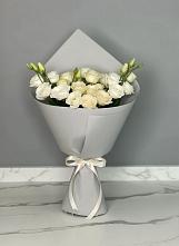 Букет цветов из:  Розы и Лизиантусы в Пятницкое